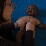 Massage bébé Shantala ventre doula Rhône Lyon